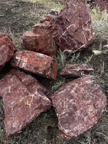 Ландшафтные глыбы красно-фиолетовые 200-1000 килограмм купить в Урае