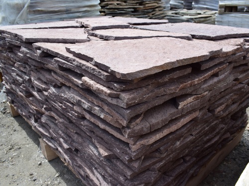 Плитняк лемезит бордовый для облицовки цоколя 20-25 мм  купить в Урае