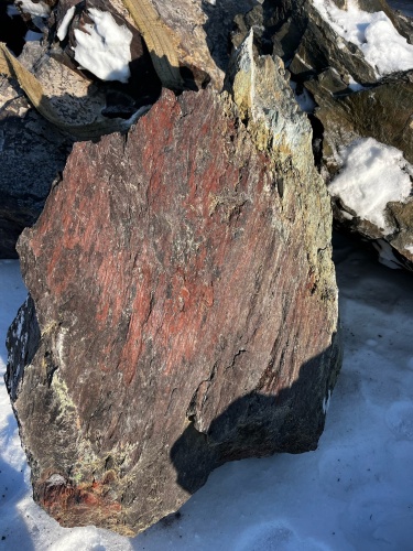 Ландшафтные глыбы красно-фиолетовые 200-1000 килограмм купить в Урае