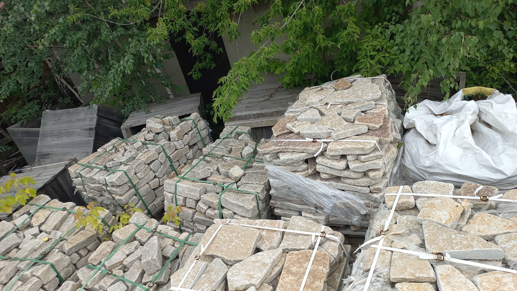 Плитняк гранитный галтованный купить в Урае