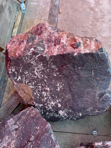 Камни для ландшафтного дизайна красно-фиолетовые 10-60 килограмм купить в Урае