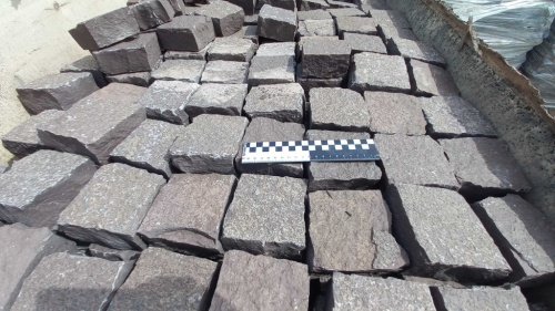 Лемезит колотая брусчатка 10 * 10 см. для парковки купить в Урае