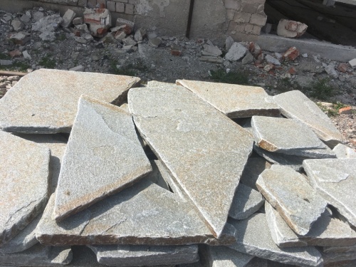 Златолит серебристый галтованный для цоколя купить в Урае